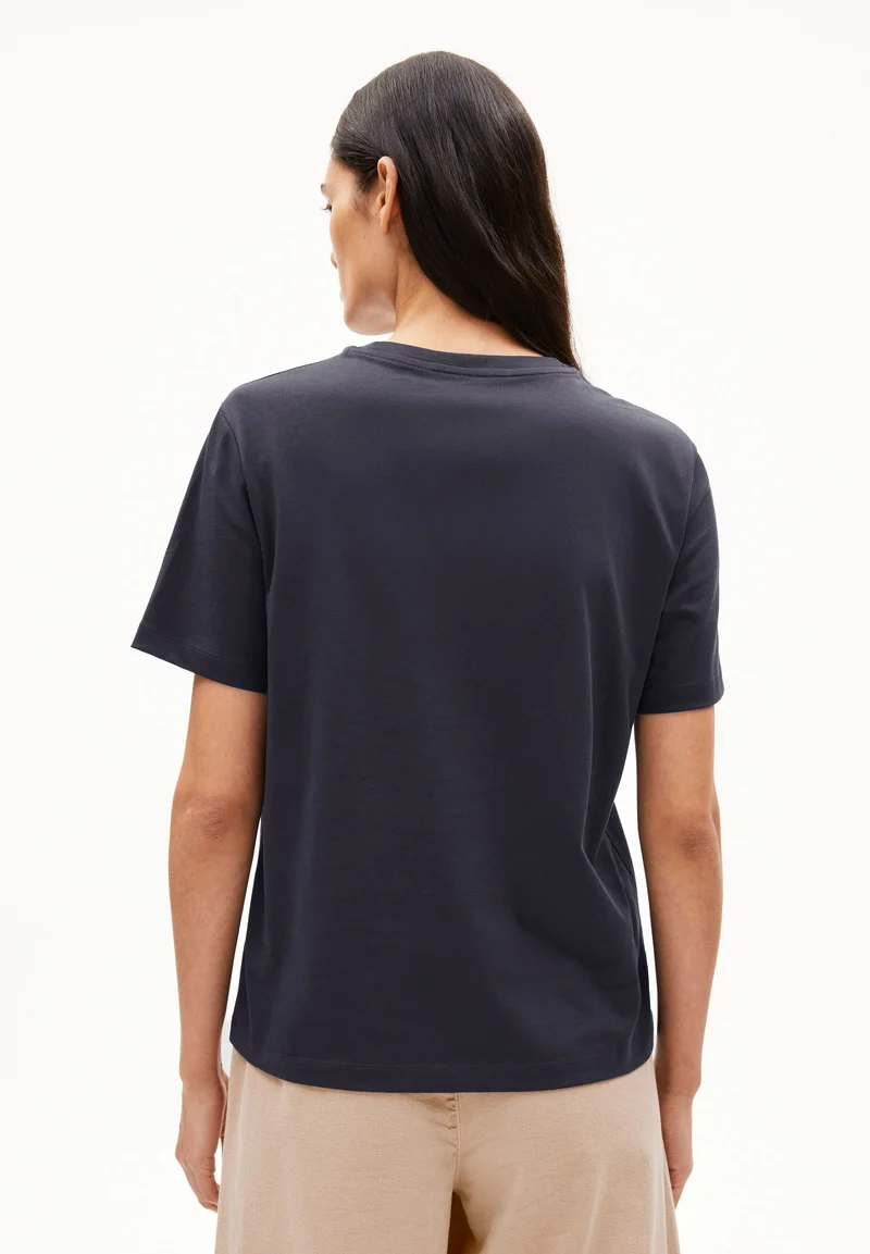 LUALAA DIFFERENCE T-SHIRT | dark steel