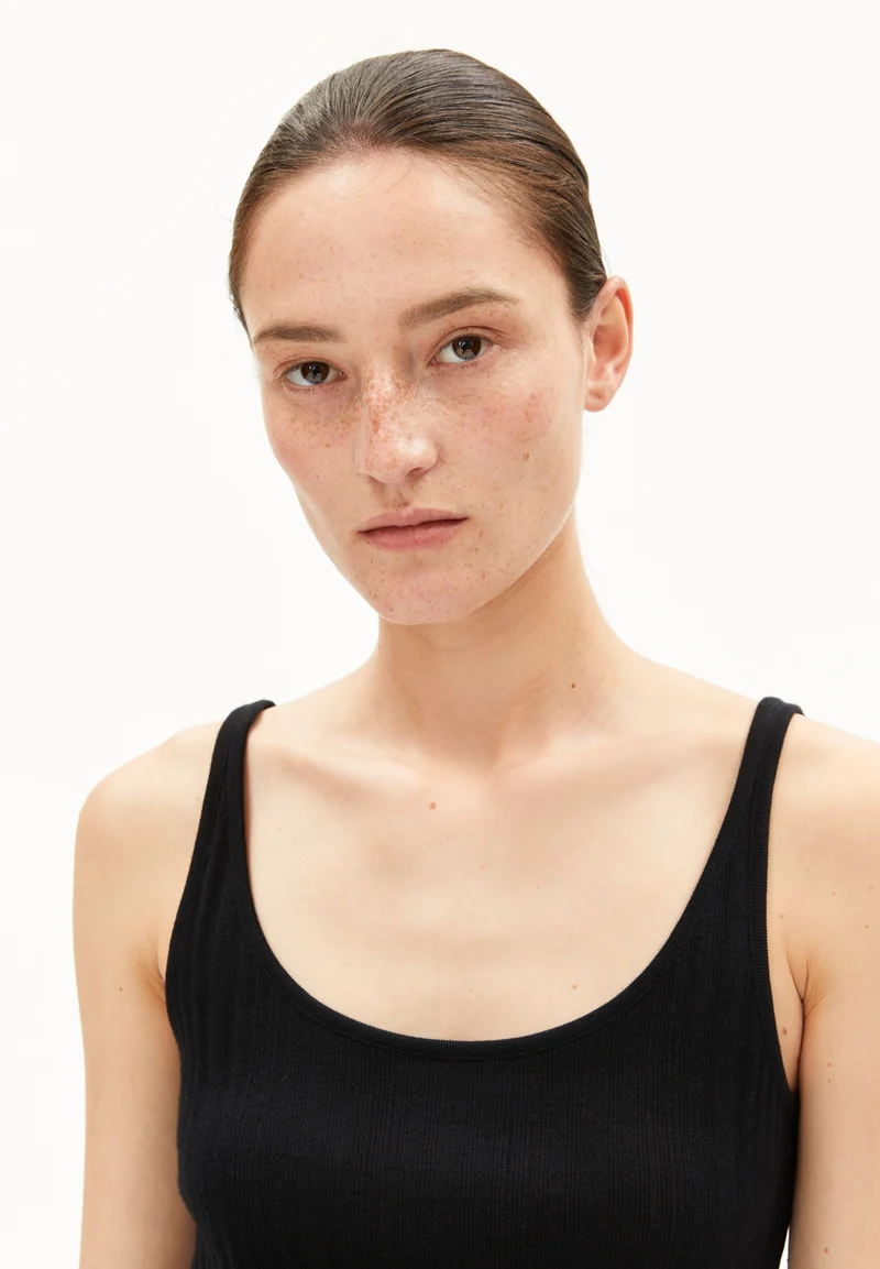 MAHELITAA | black