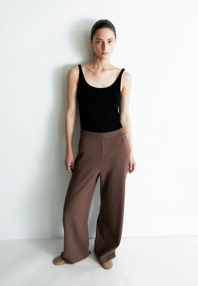 MAHELITAA | black