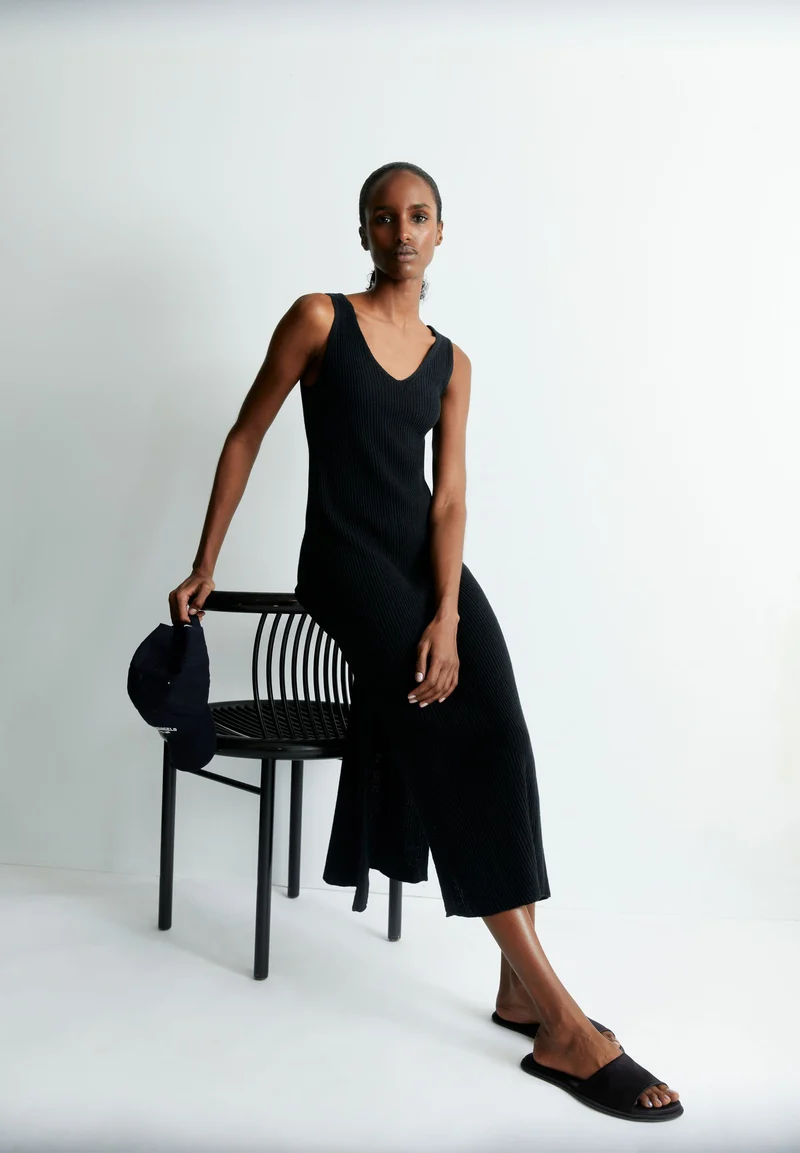 LEINEN-MIX STRICKKLEID | black