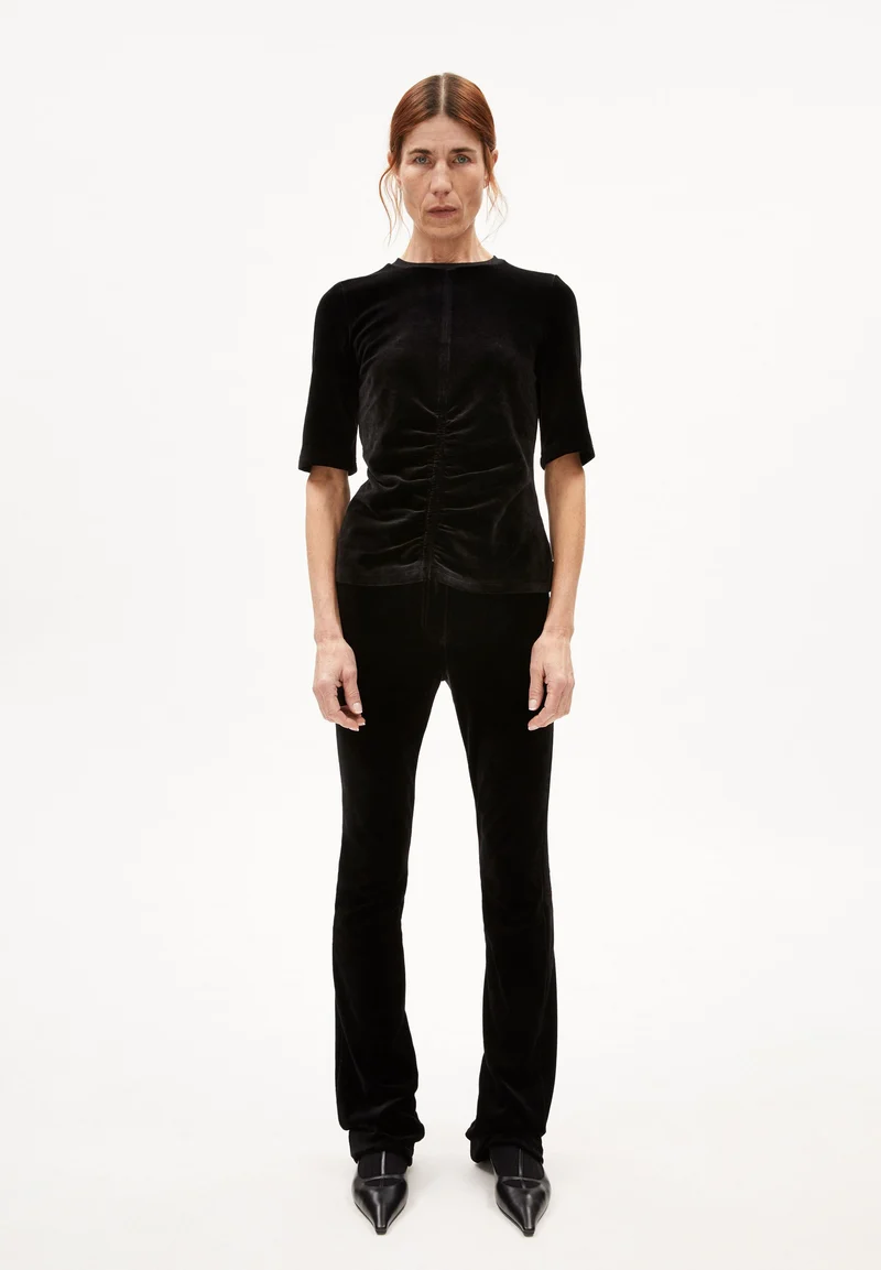 TRASLARAA | black