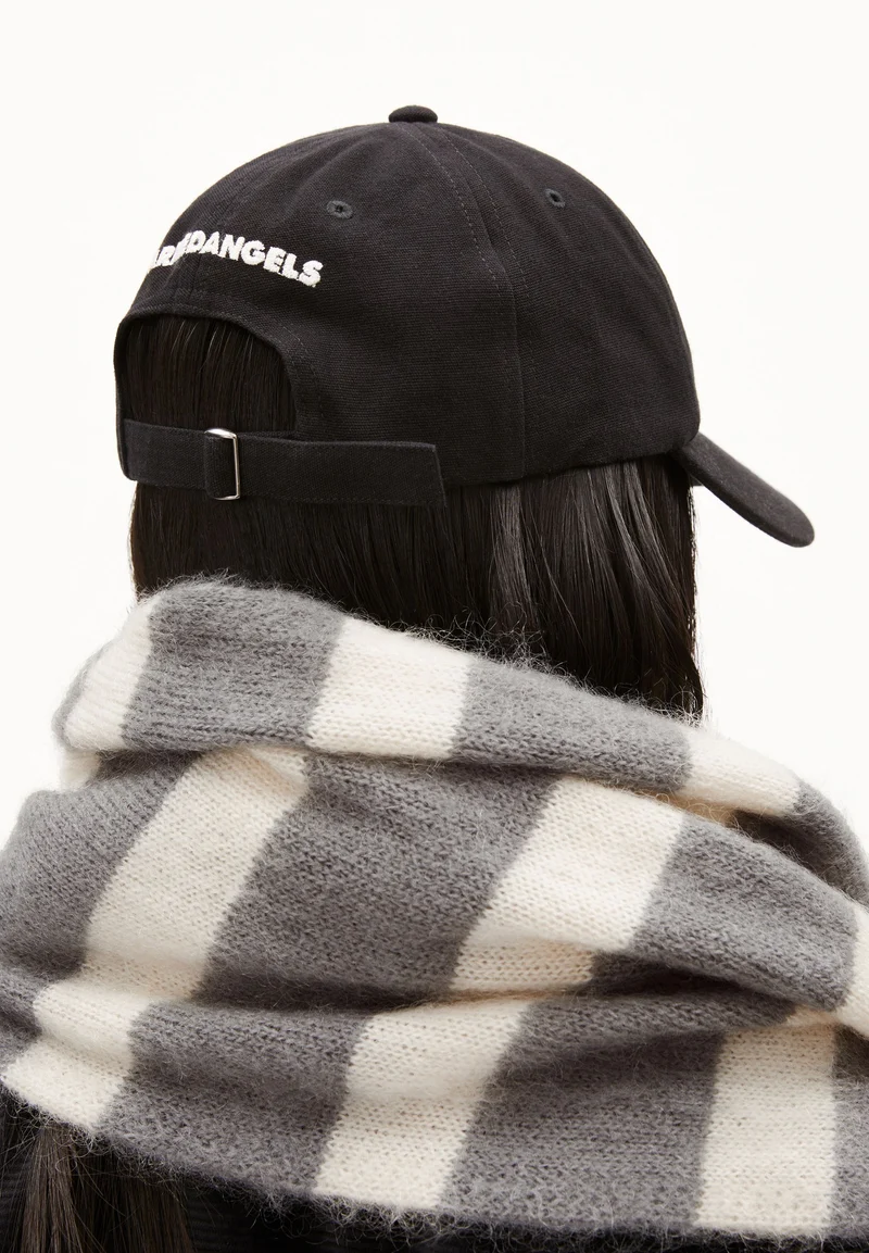 YENAAS INTENTIONS | black