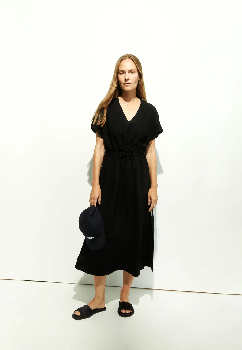MAAHOLINA LINO | black