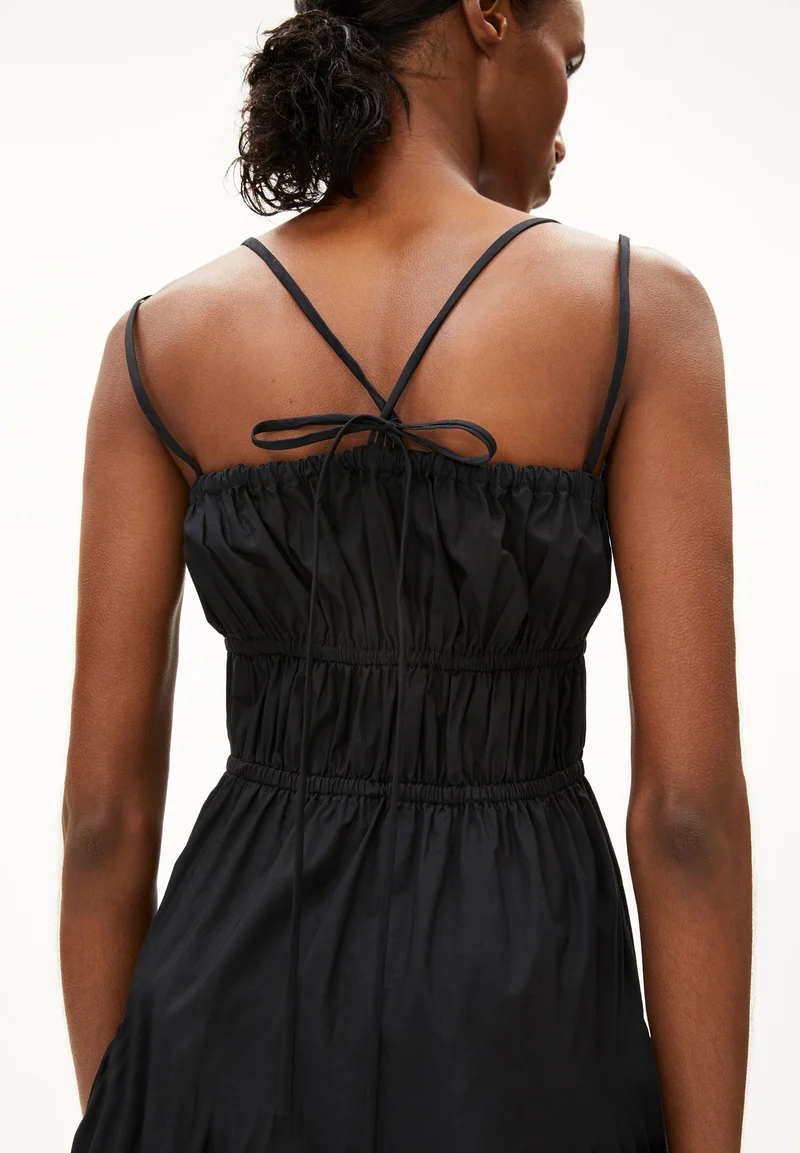 HETMALAA | black