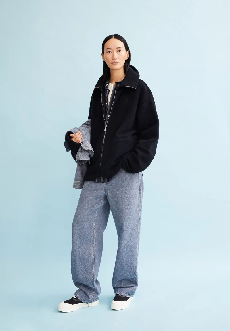 ANAAWIL | black