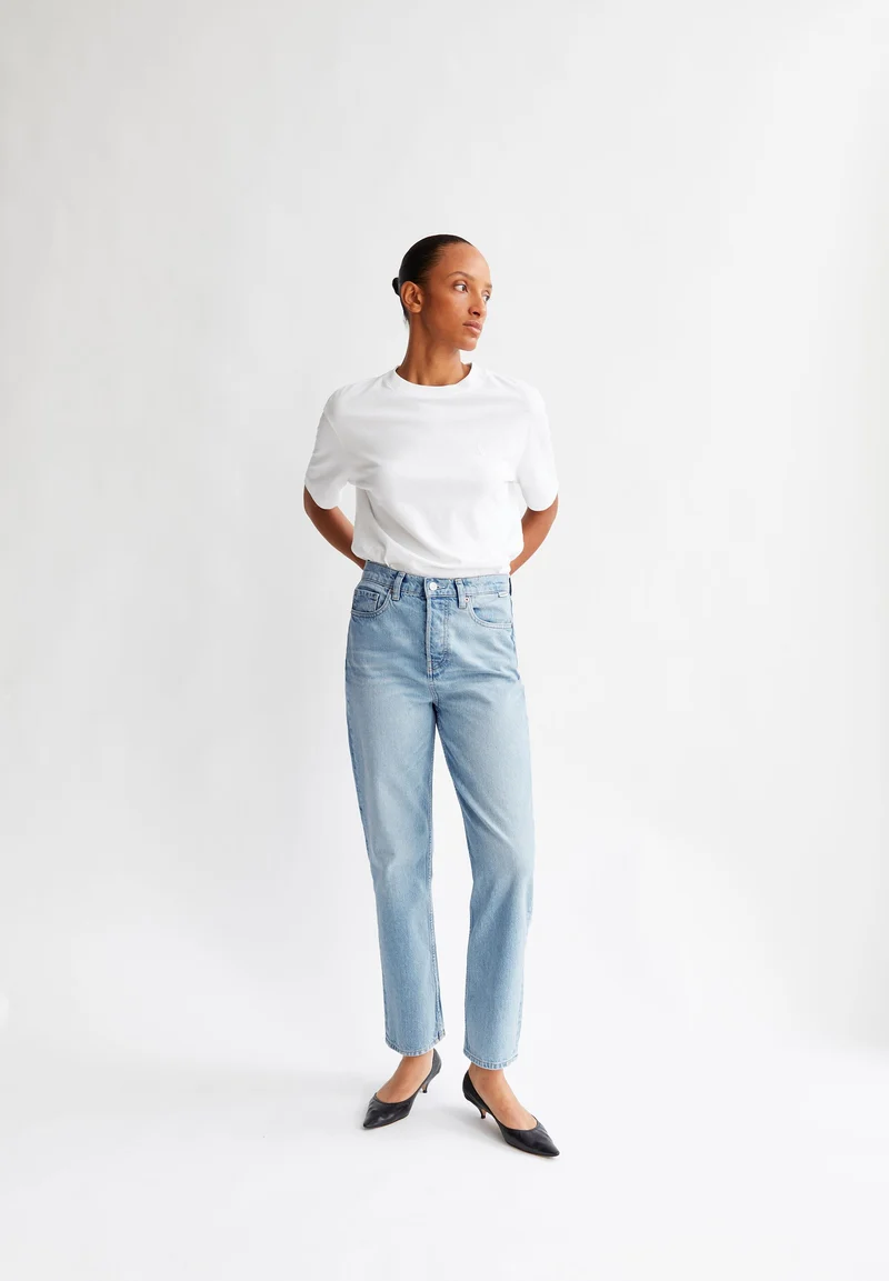 AAIKALA HIGH WAIST STRAIGHT JEANS | andromedar