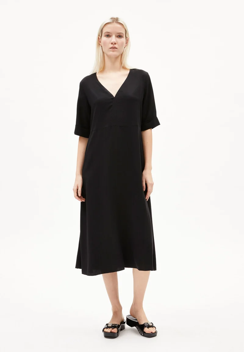 VAALI | black