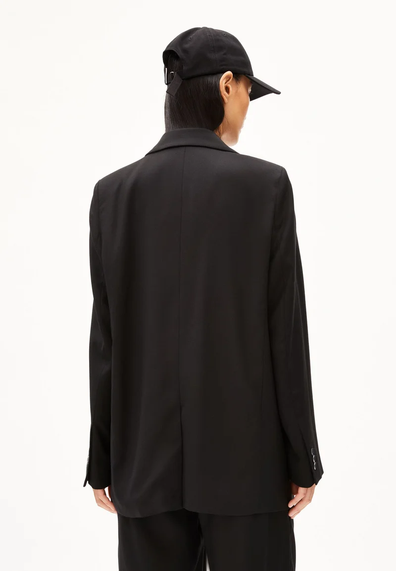 MIKULAA | black