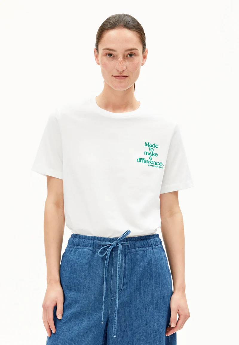 LUALAA DIFFERENCE T-SHIRT | white