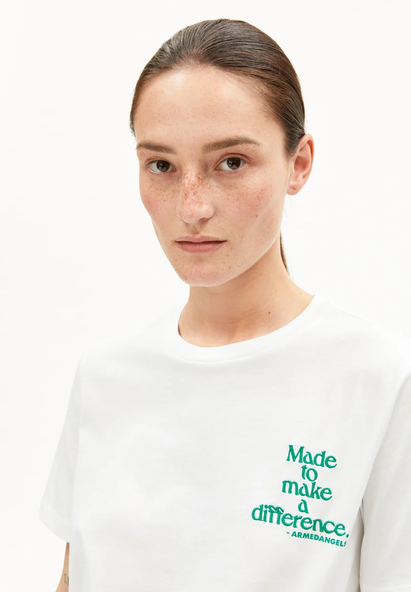 LUALAA DIFFERENCE T-SHIRT | white