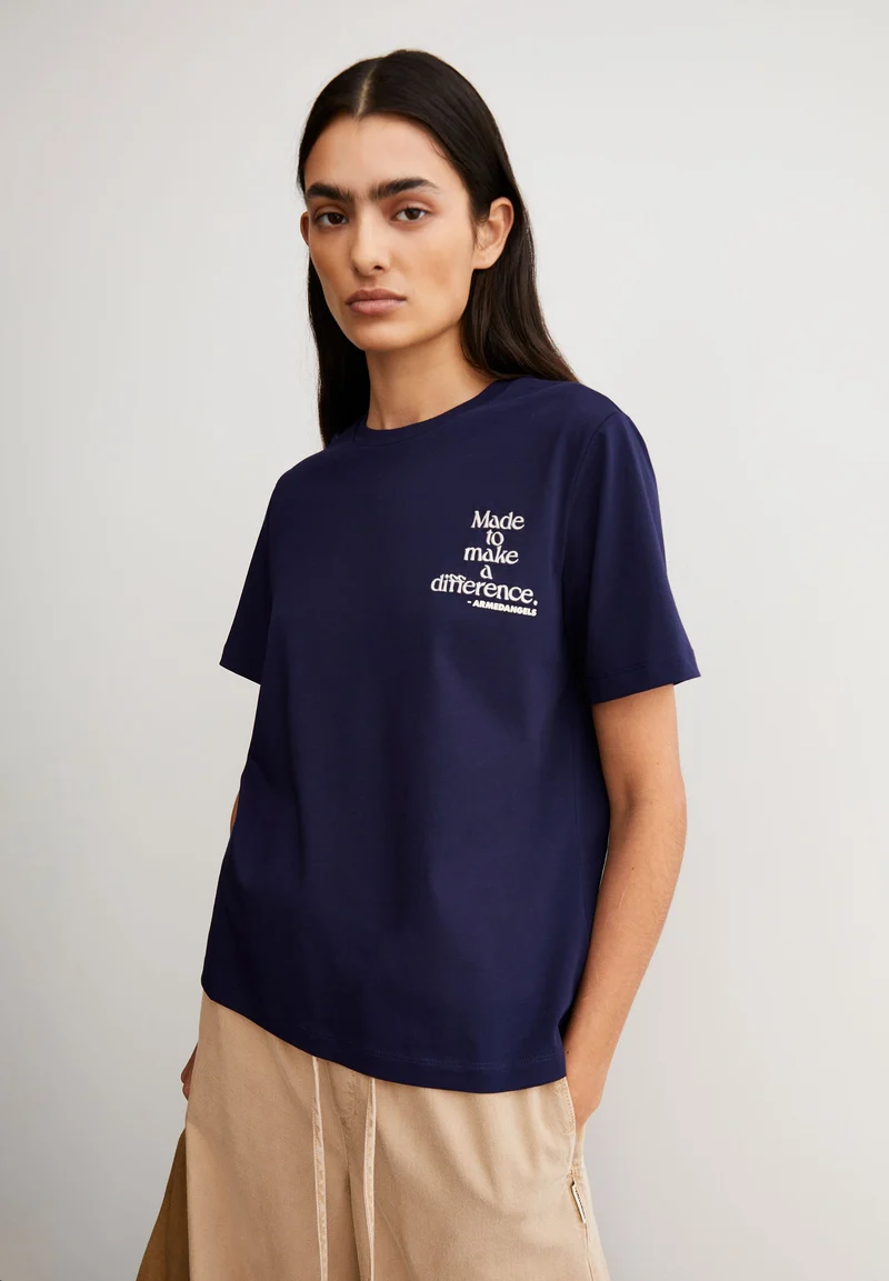 LUALAA DIFFERENCE T-SHIRT | tinted navy