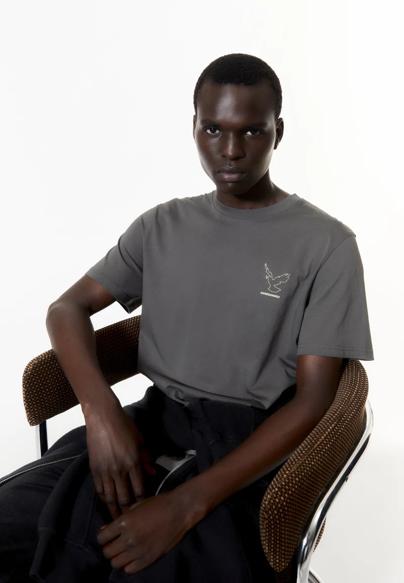 AADONI NESTLING | iron cast