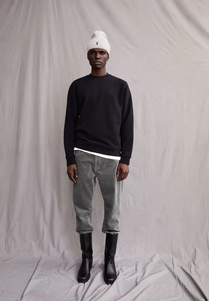 BAARO NESTLING | black