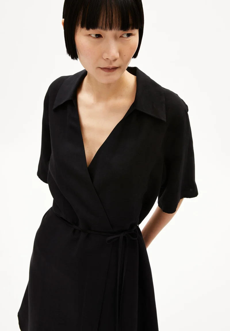 FEMNAAMI LINO | black