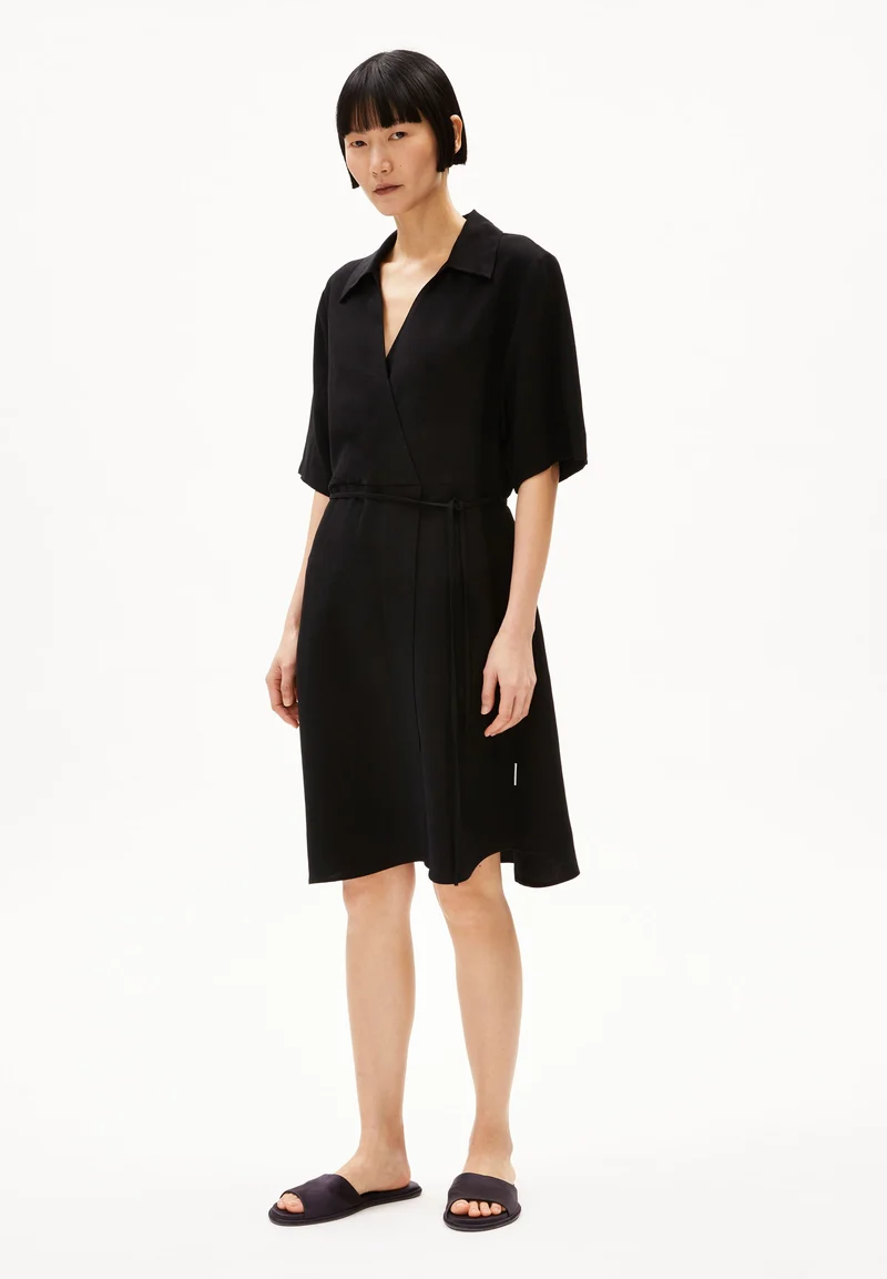 FEMNAAMI LINO | black