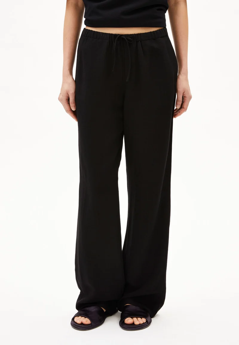 MIOAA LINO | black