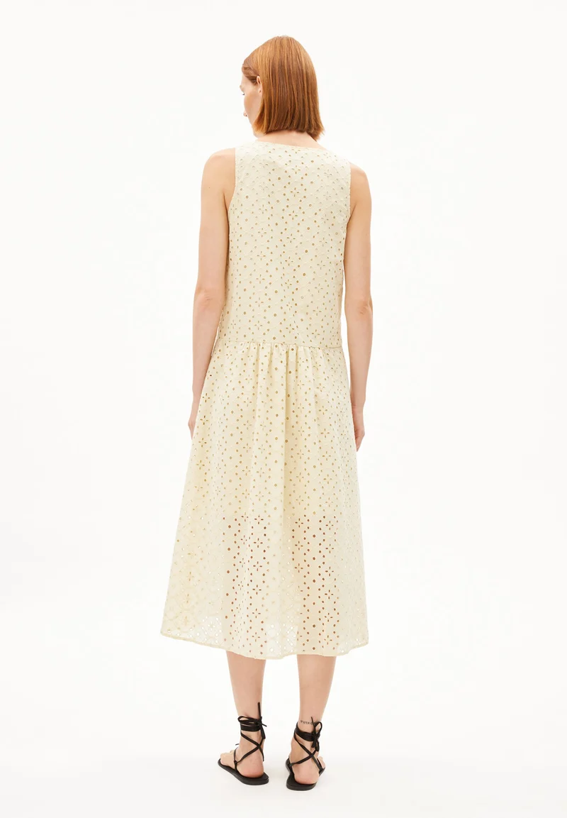 LIVALAA BROIDERY | summer hay