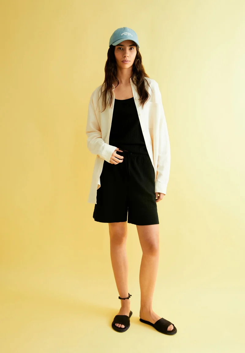 TEONAA MUSSELIN | black
