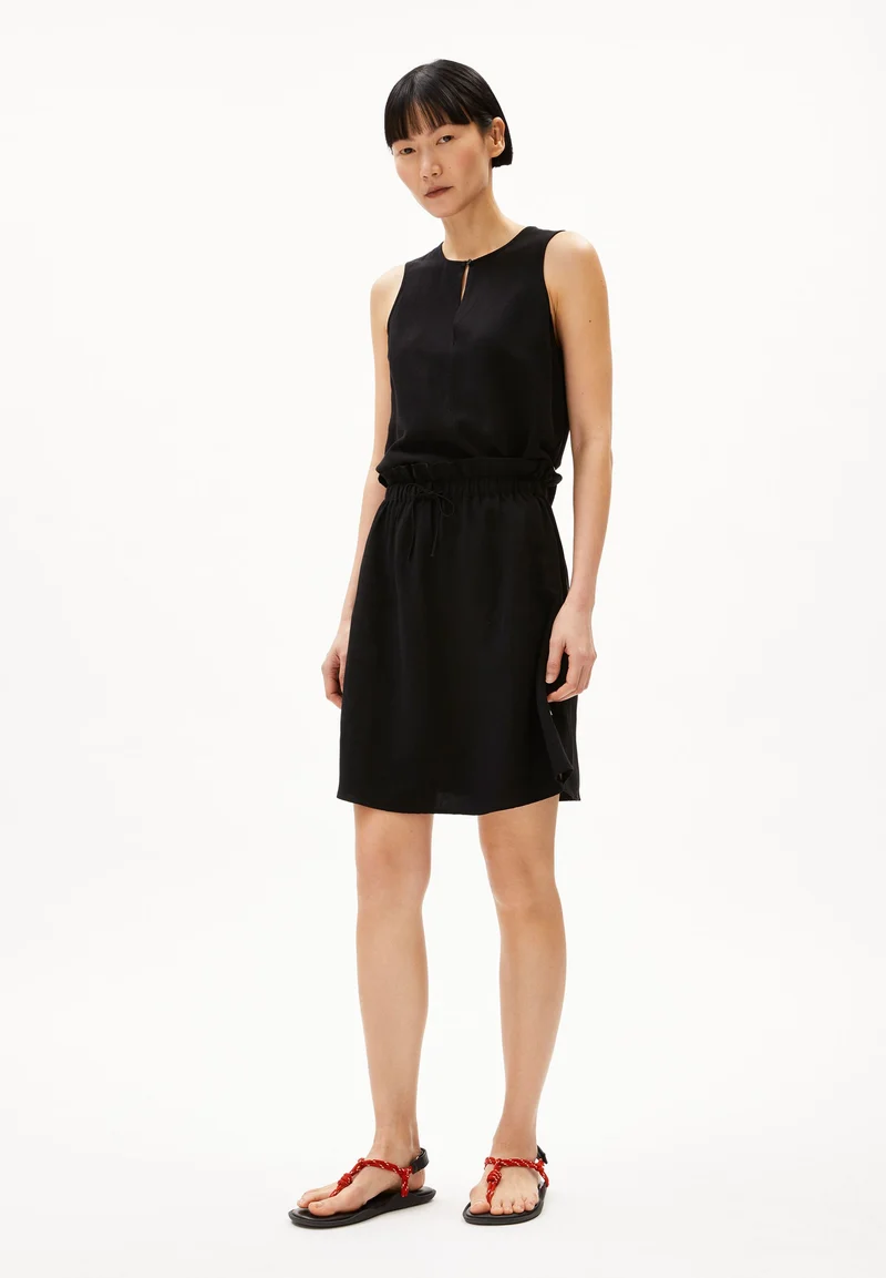FILIZAA LINO | black