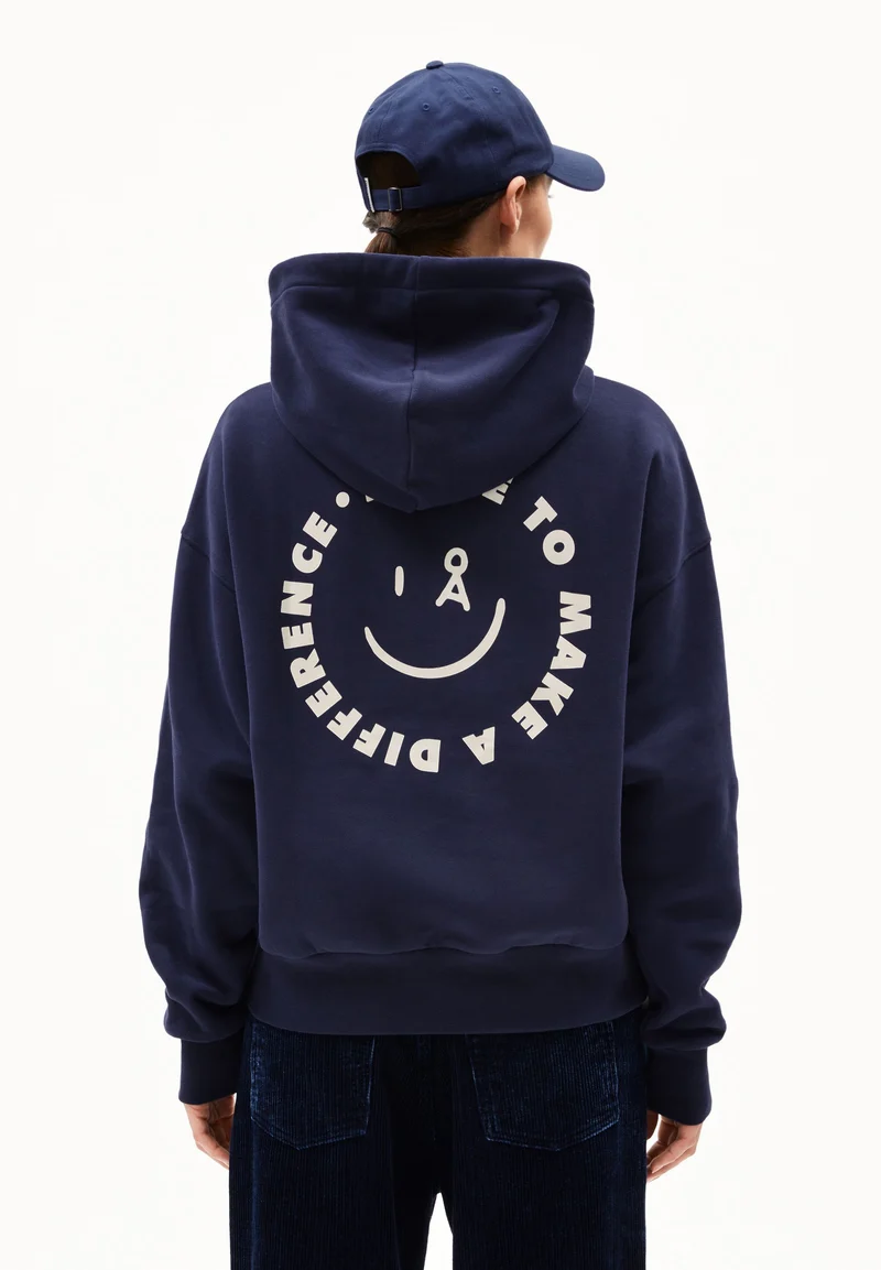 FRANCISARAA DIFFERENCE | tinted navy
