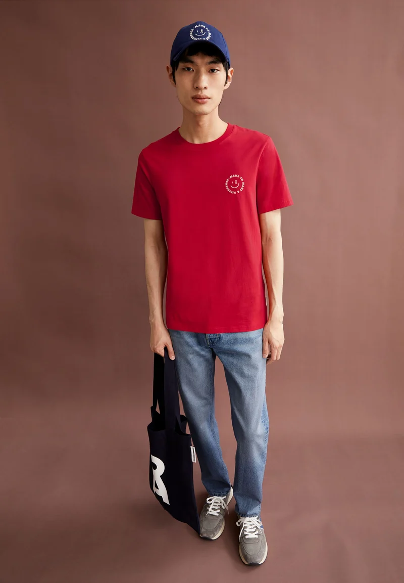 JAAMES SMILEY T-SHIRT | scarlet red