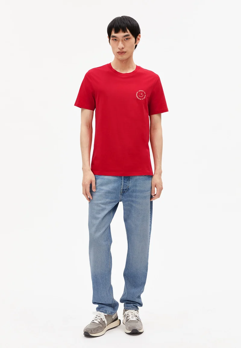 JAAMES SMILEY T-SHIRT | scarlet red