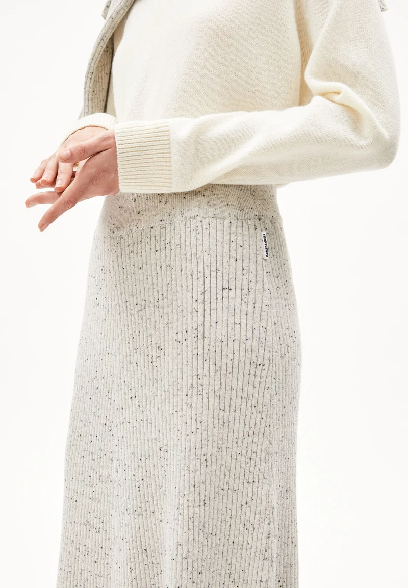 HANAA TWEED ROCK | oatmilk-black