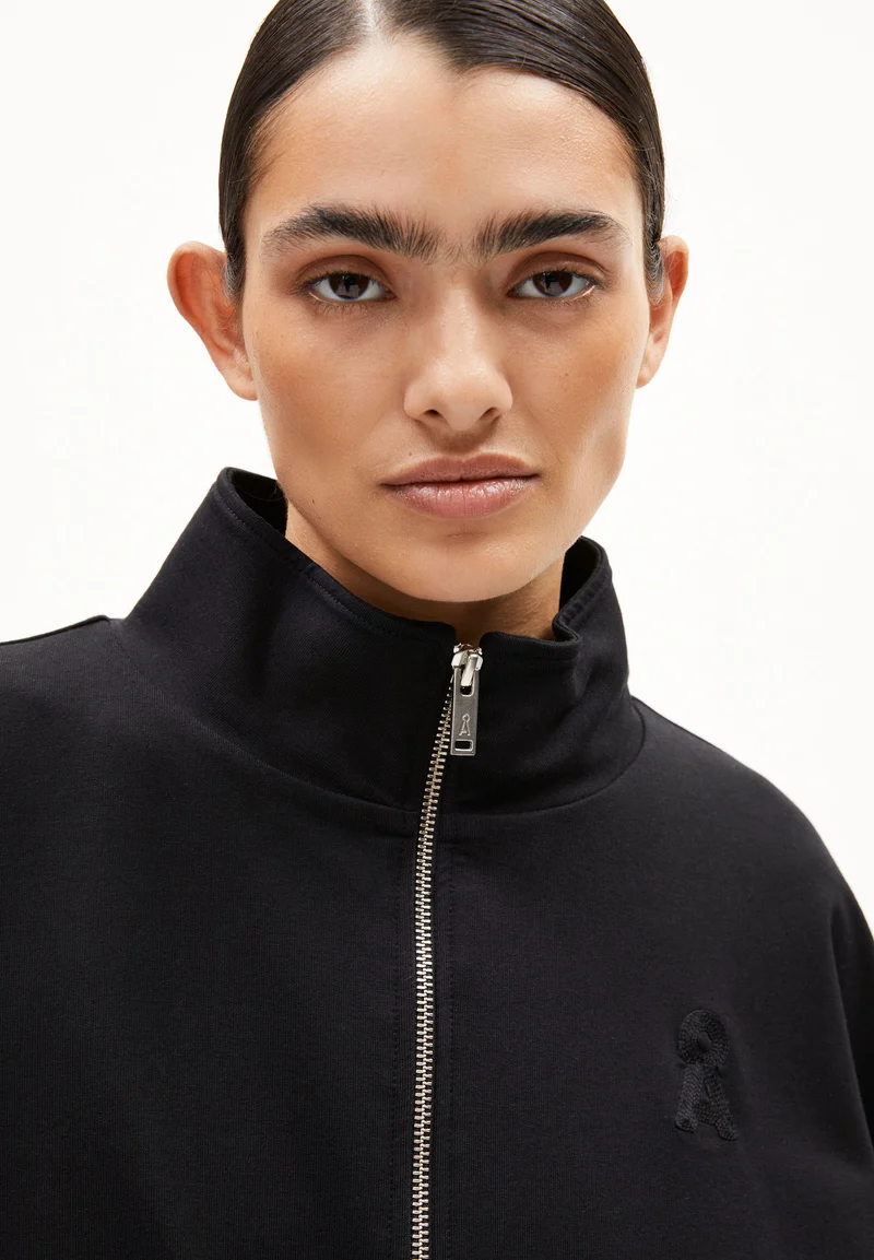 SANCHAA JACKE | black