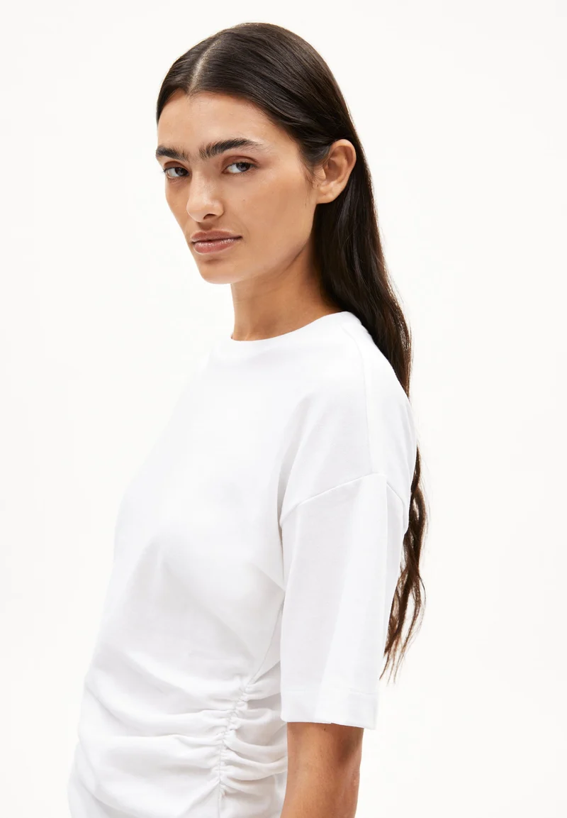 JAREKAA T-SHIRT | white