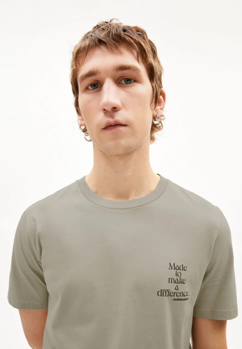 JAAMES DIFFERENCE T-SHIRT | light sage