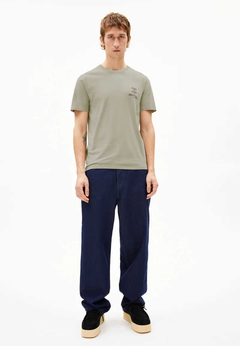 JAAMES DIFFERENCE T-SHIRT | light sage