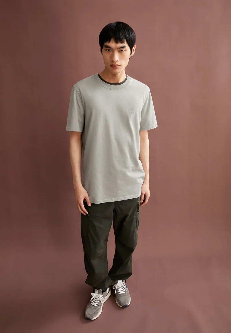 ICONIC Å MAARKOS GMT DYE T-SHIRT | light sage washed