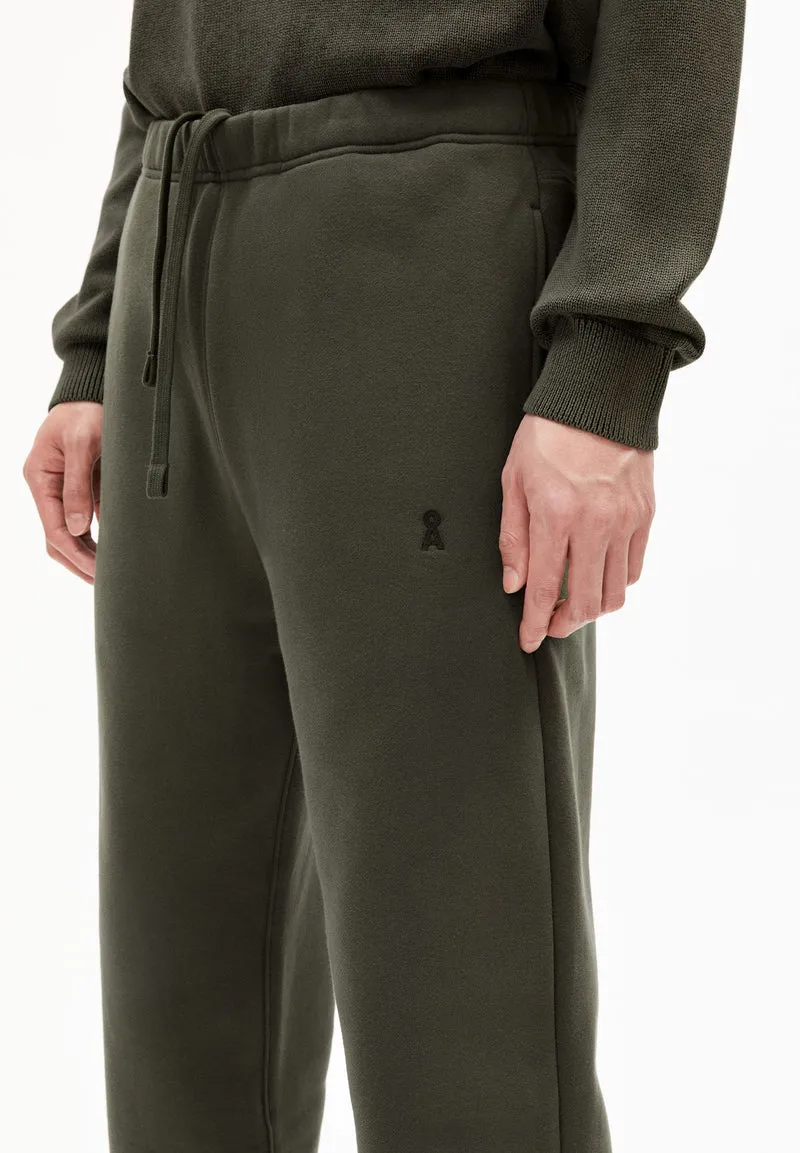 BAASTI FLEECE SWEATHOSE | forest pine