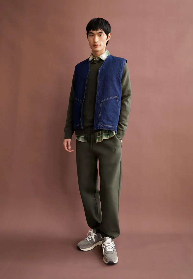 BAASTI FLEECE SWEATHOSE | forest pine