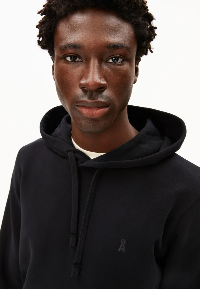 PAARLO FLEECE HOODIE | black