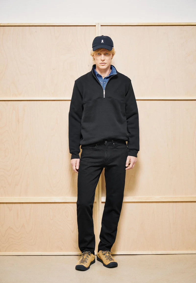 WAARLO FLEECE TROYER | black