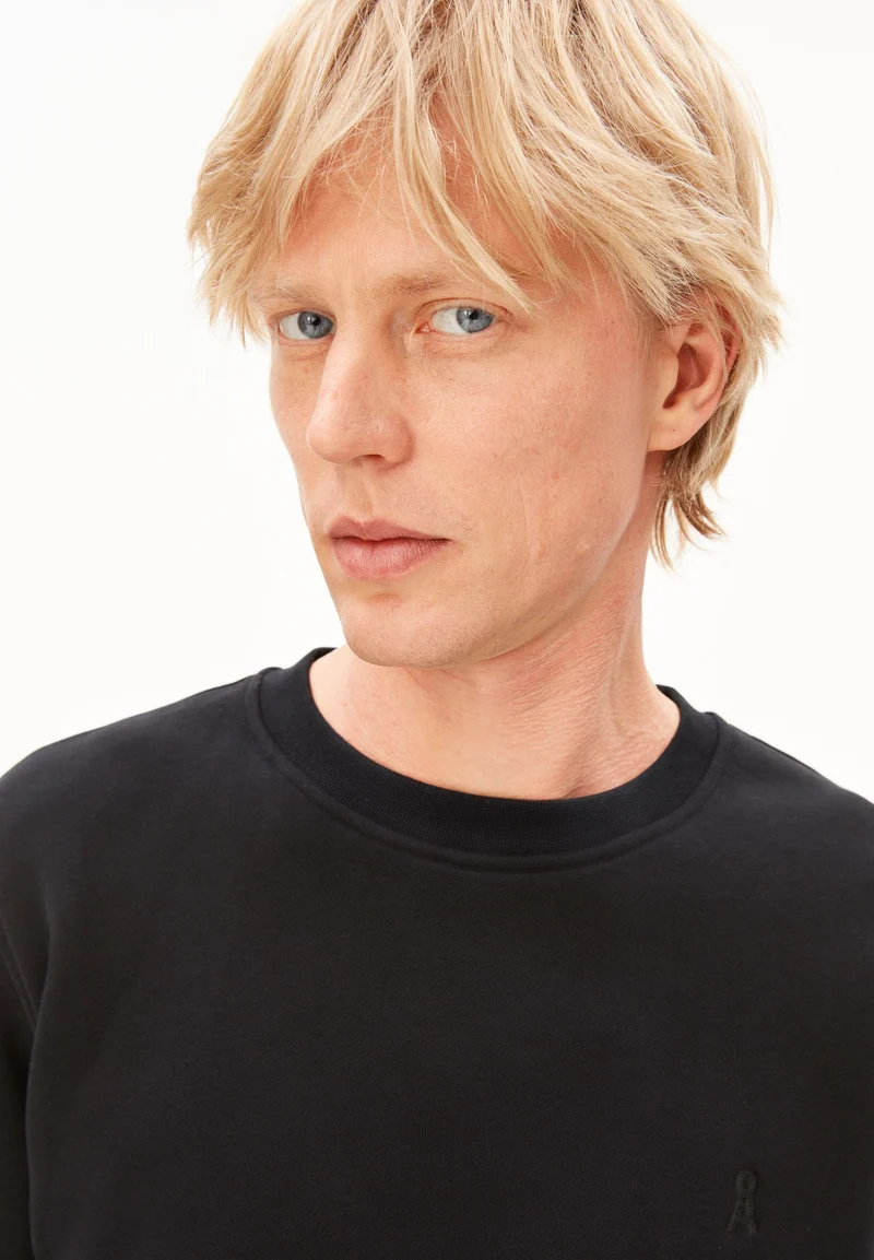 BAARO FLEECE SWEATSHIRT | black