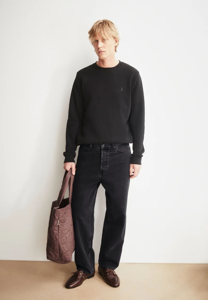 BAARO FLEECE SWEATSHIRT | black