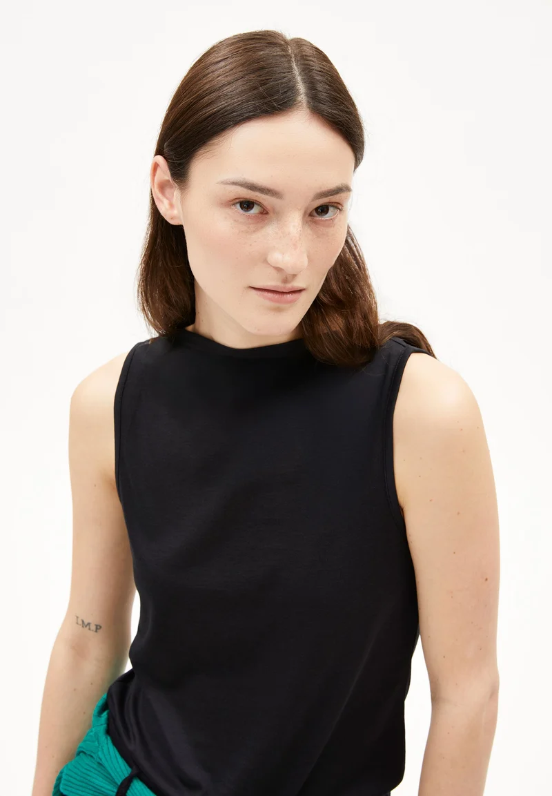 LAMINIAA TOP | black