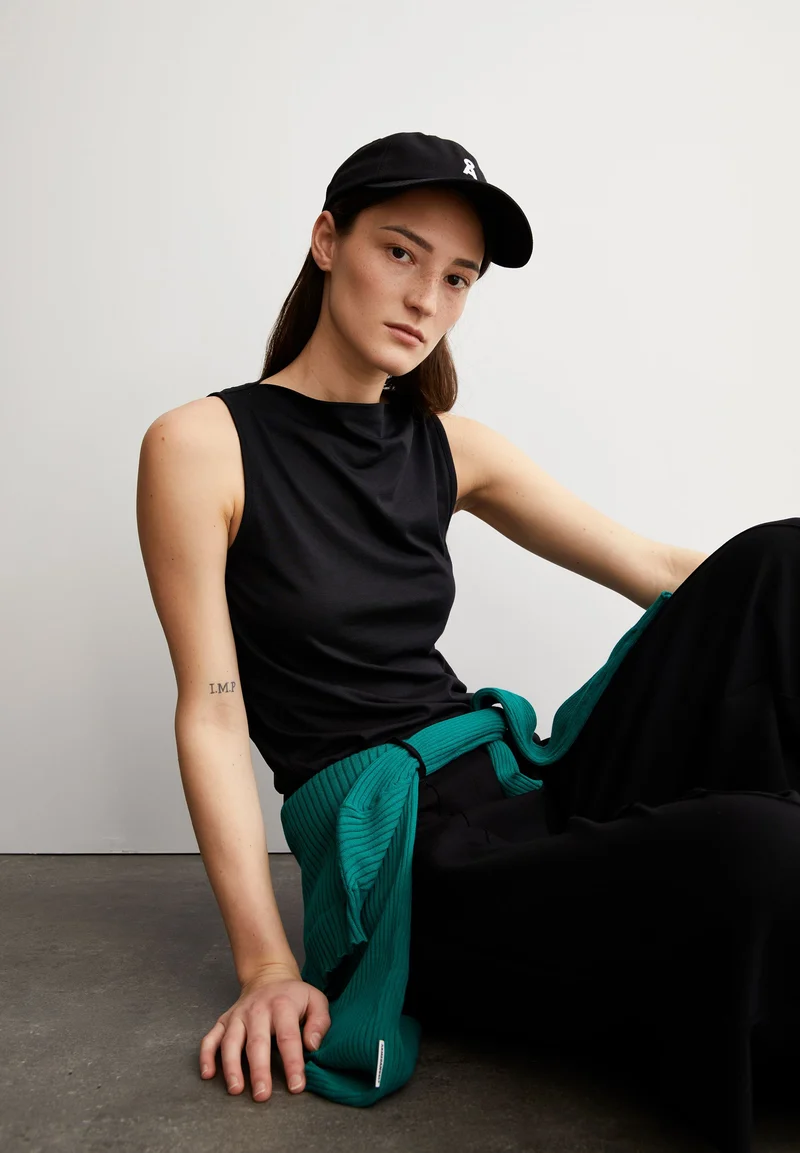 LAMINIAA TOP | black