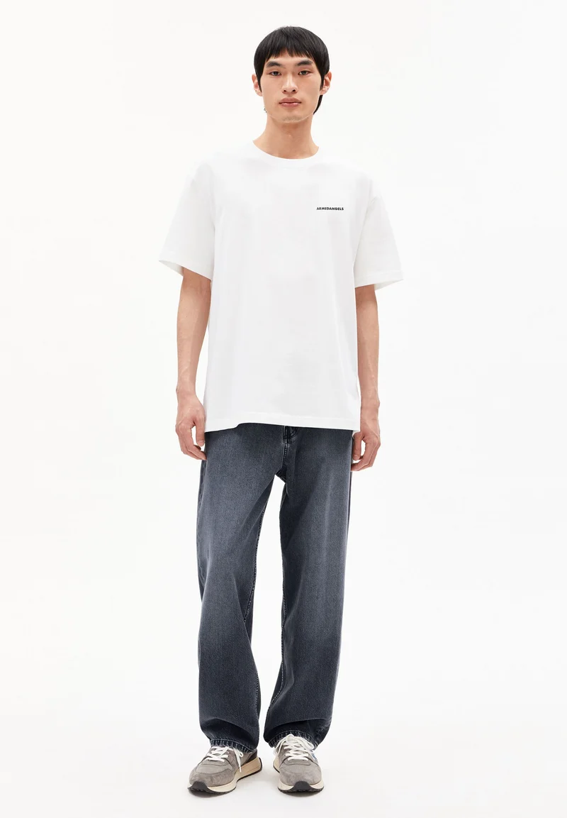 AADRU OUTSIDE | white