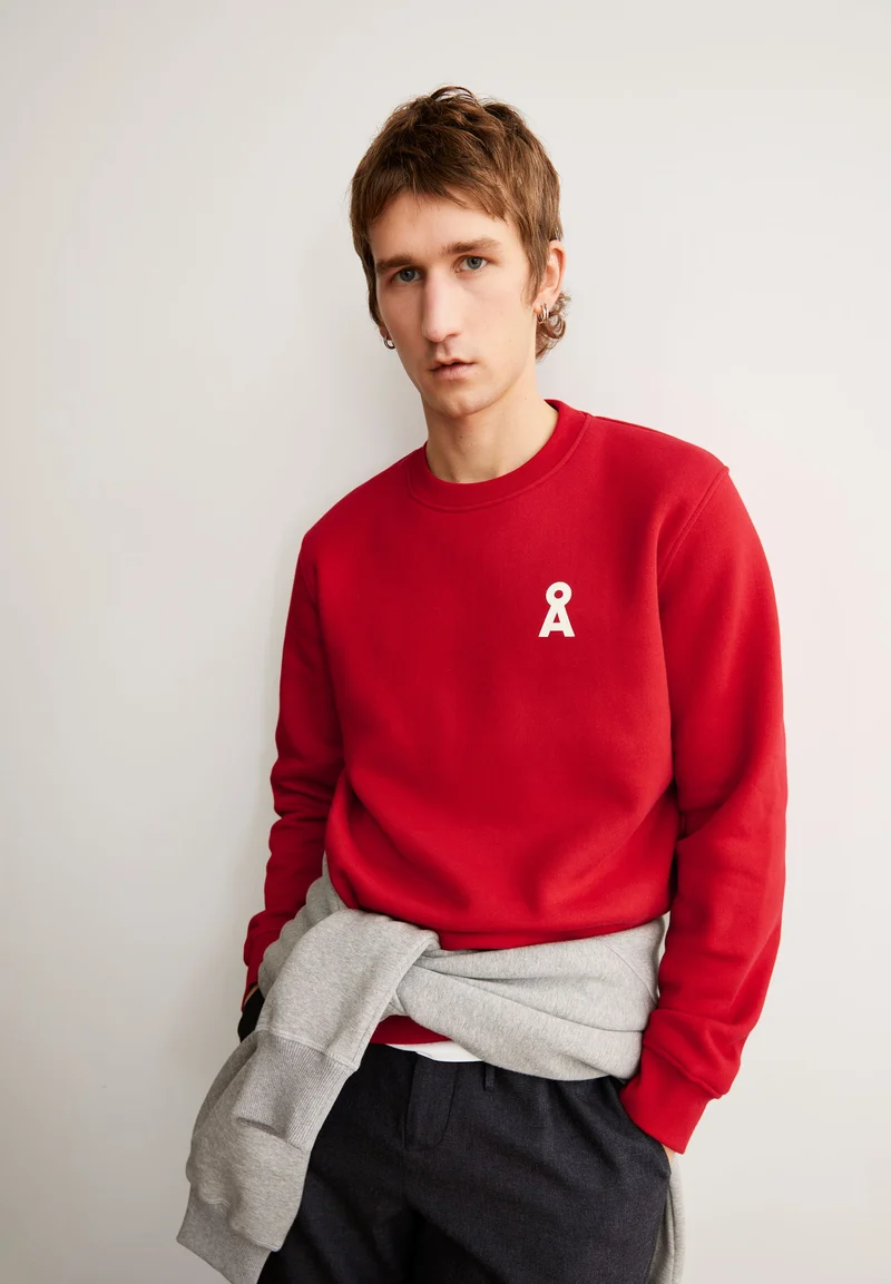 BAARO CHANGES SWEATSHIRT | scarlet red