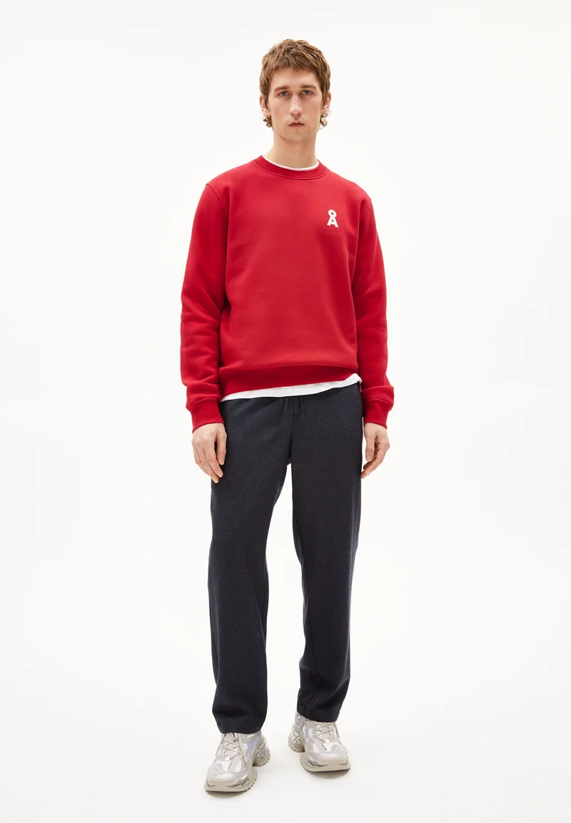 BAARO CHANGES SWEATSHIRT | scarlet red