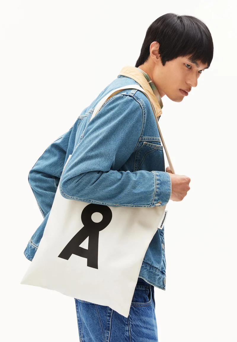 TOTAA BOLD TOTE BAG | oatmilk
