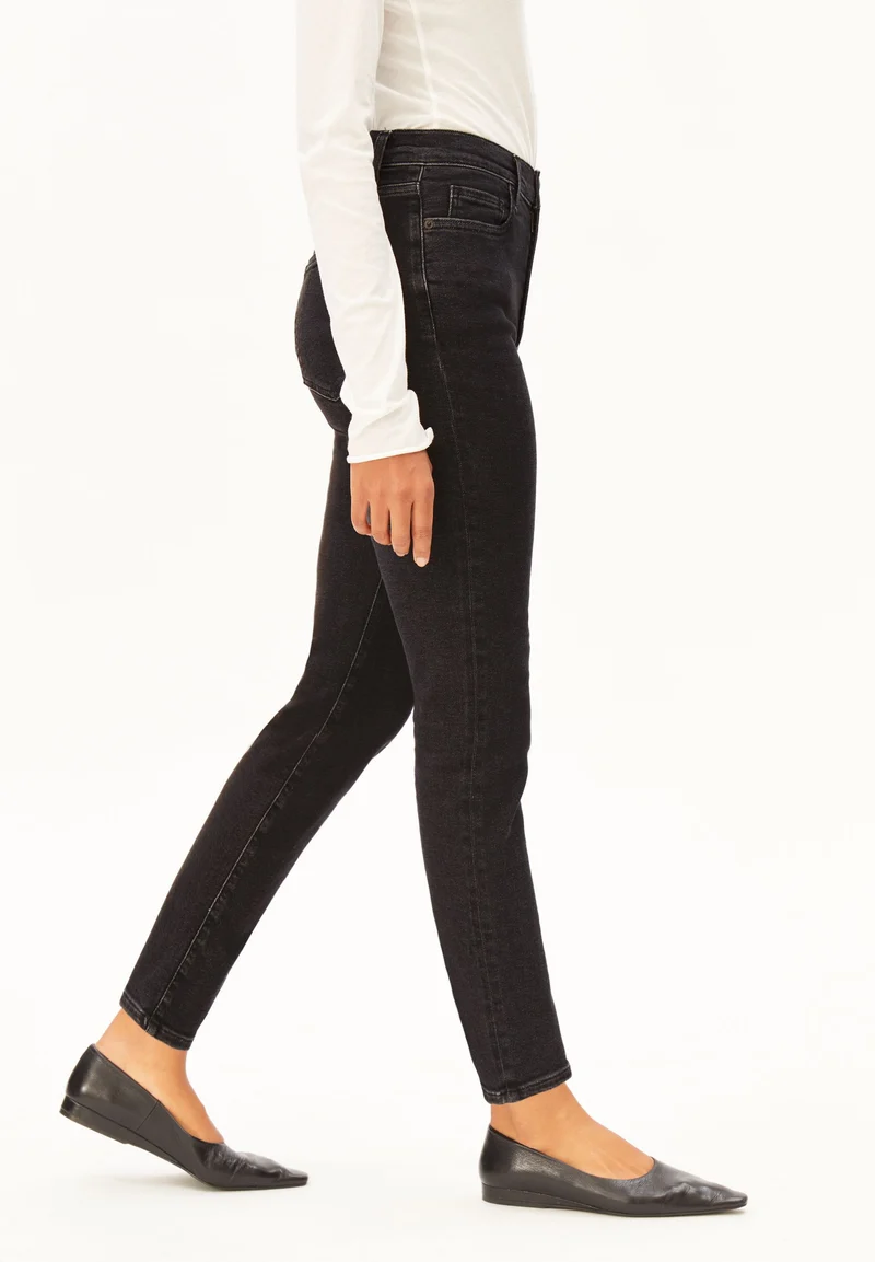 INGAA HIGH WAIST SKINNY JEANS | true black washed