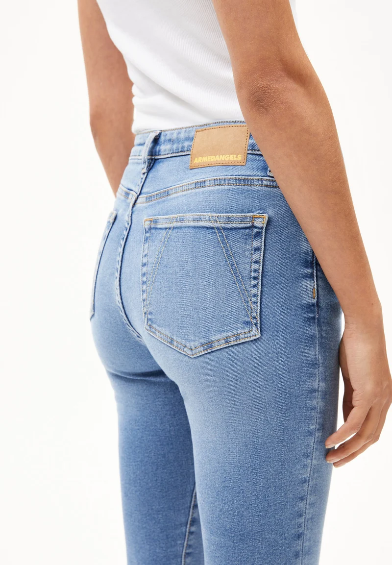 TILLAA MID WAIST SKINNY JEANS | dove