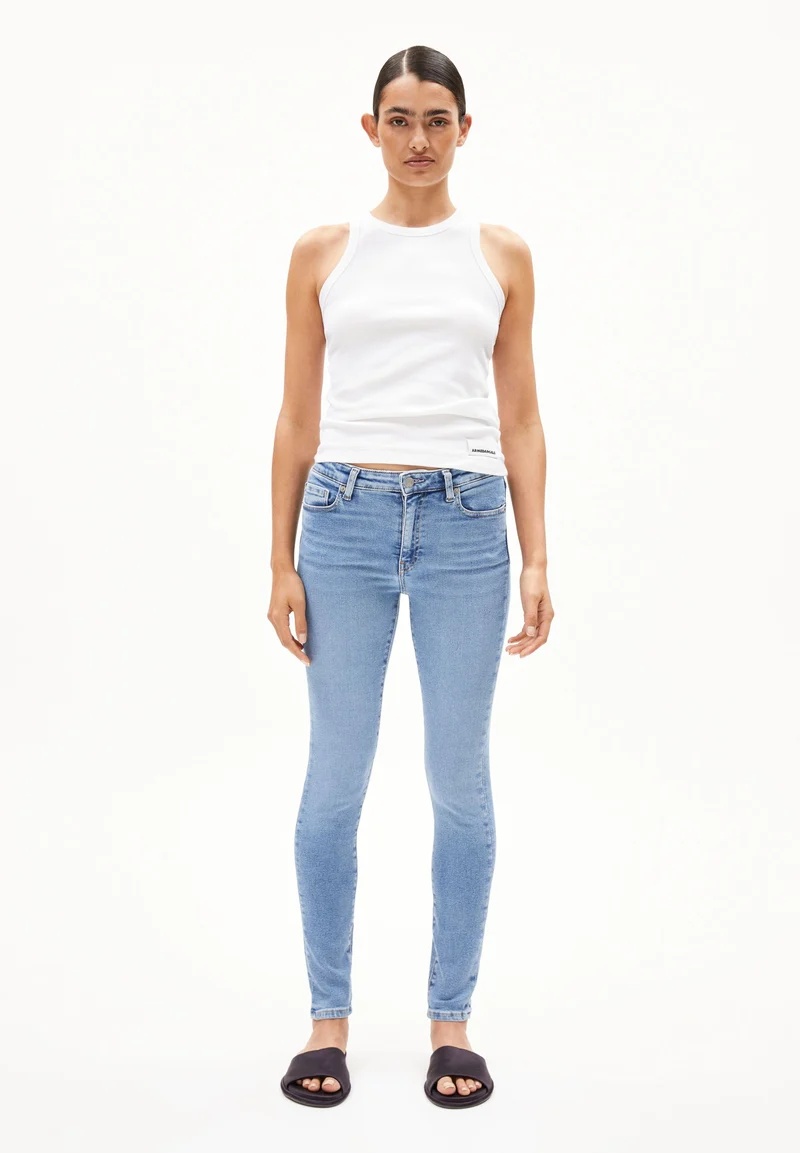 TILLAA MID WAIST SKINNY JEANS | dove