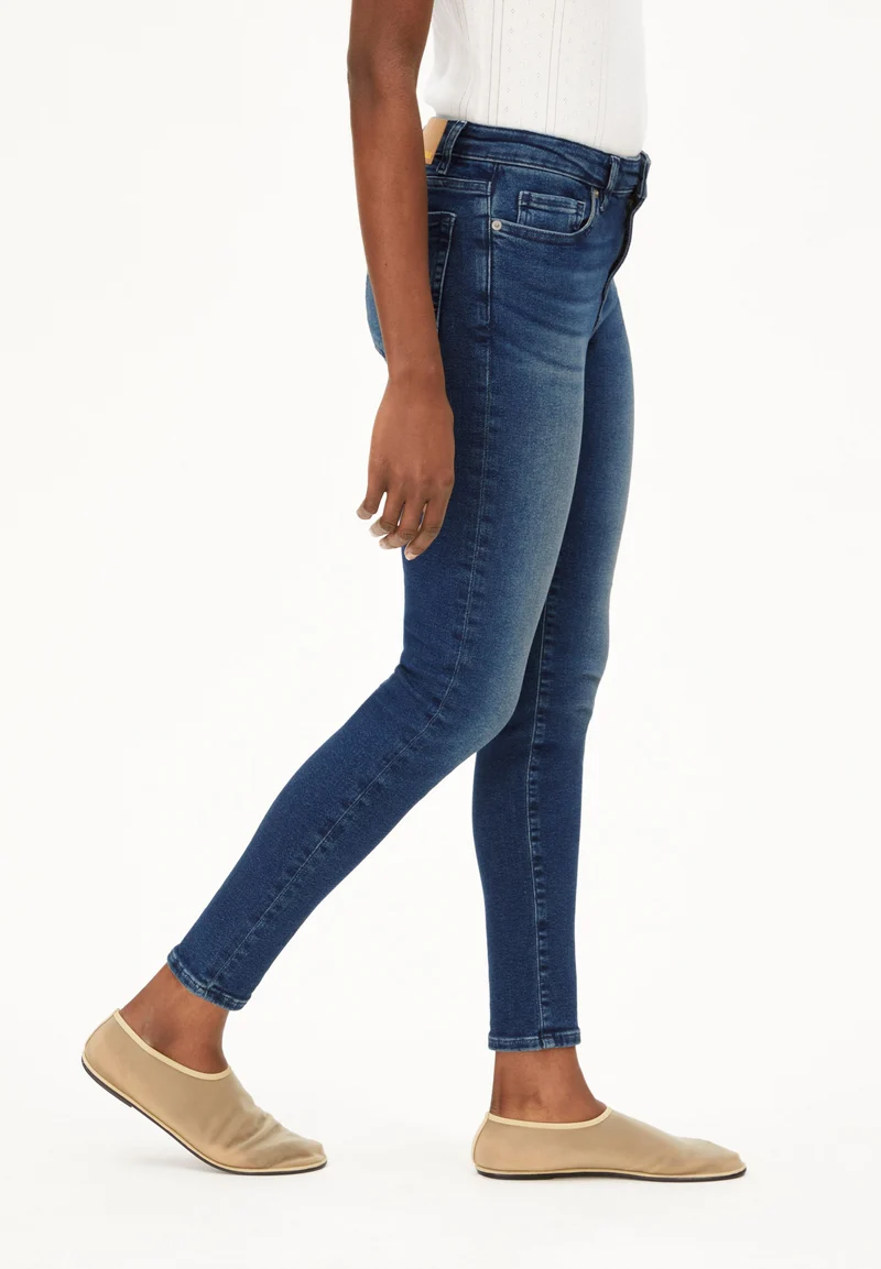 TILLAA MID WAIST SKINNY JEANS | galaxy blue