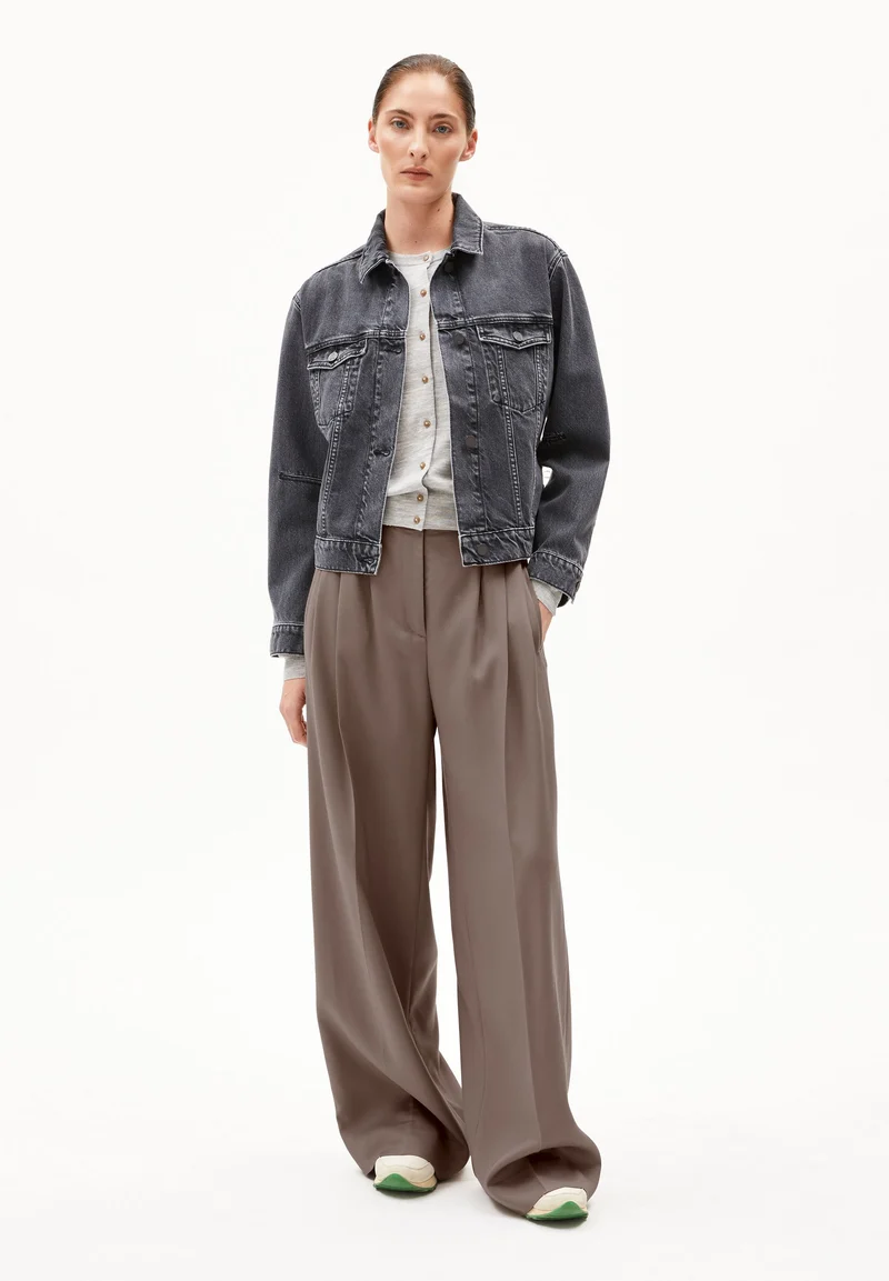 TAANA JACKE | coal