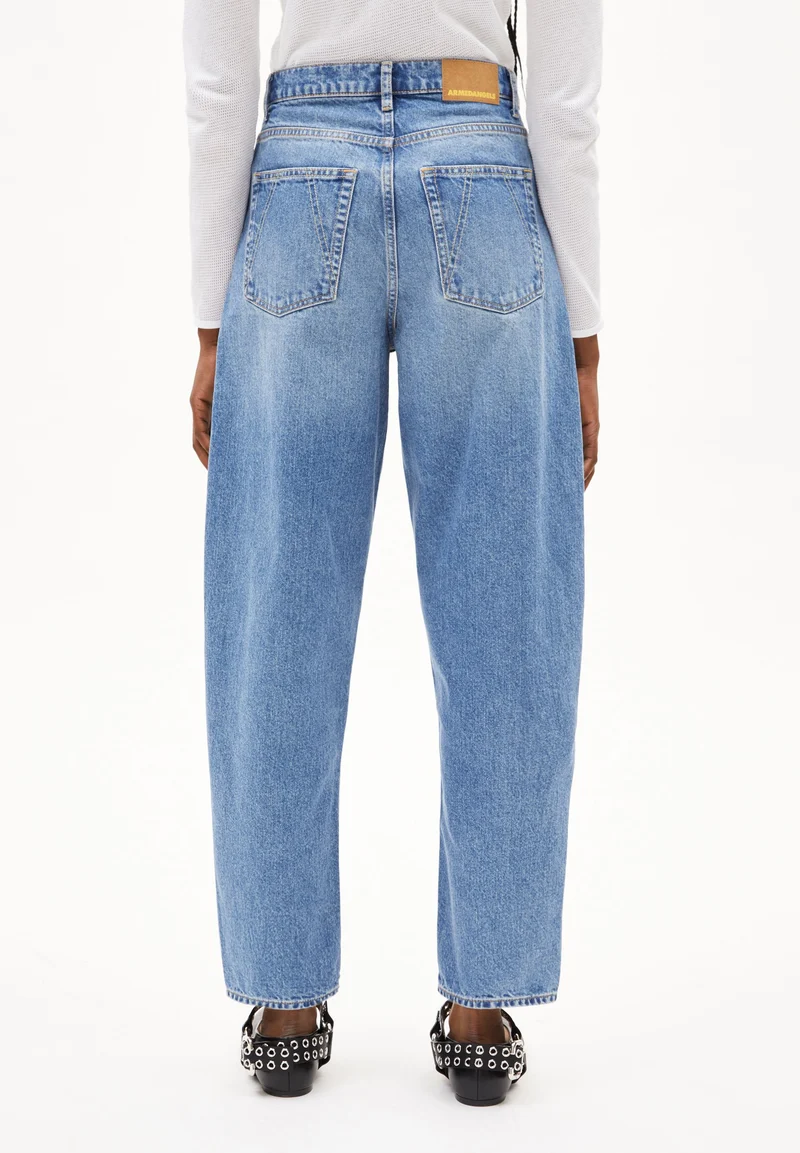 BAARELL JEANS | crunchy